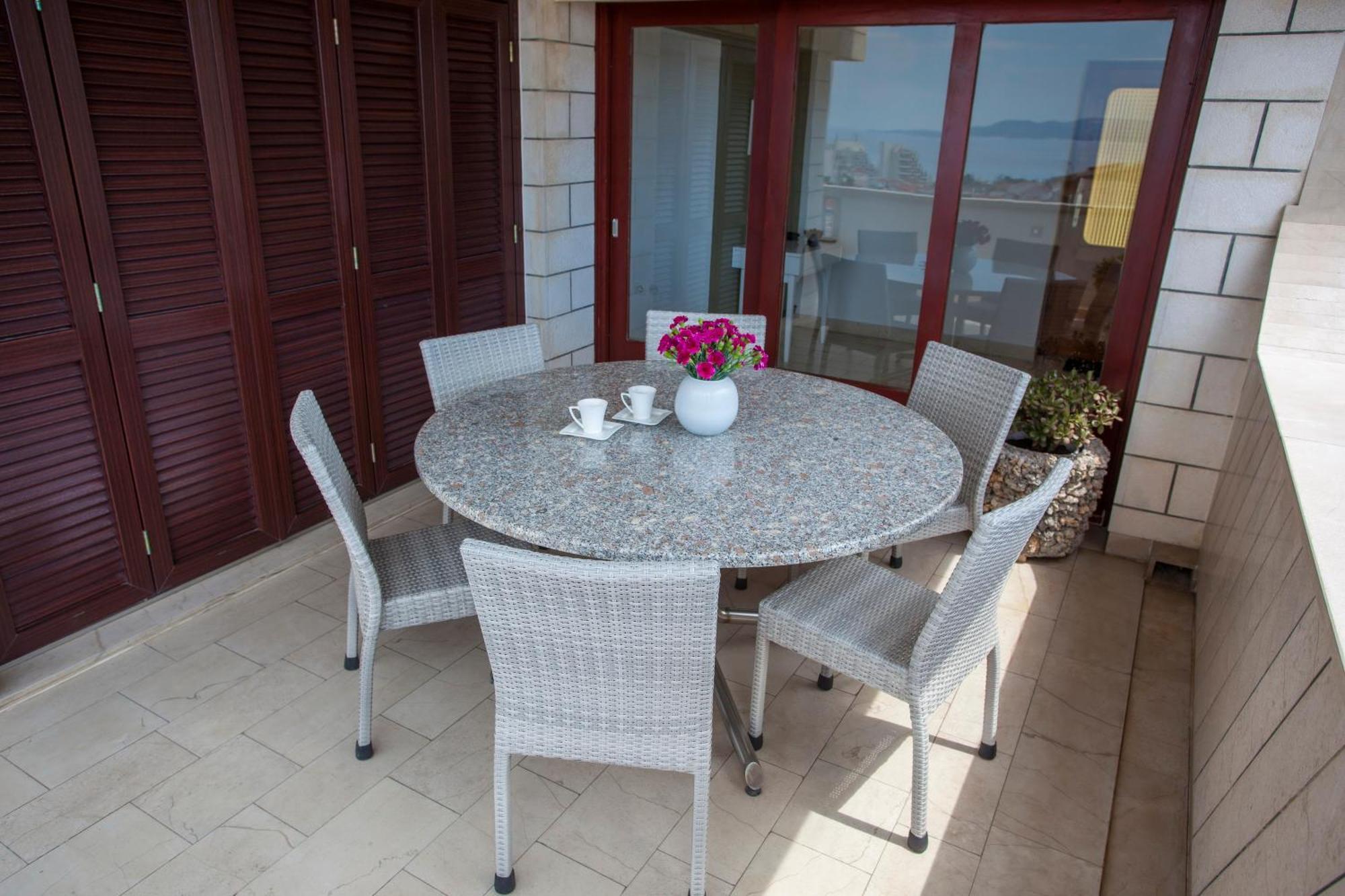 Makarana Apartment