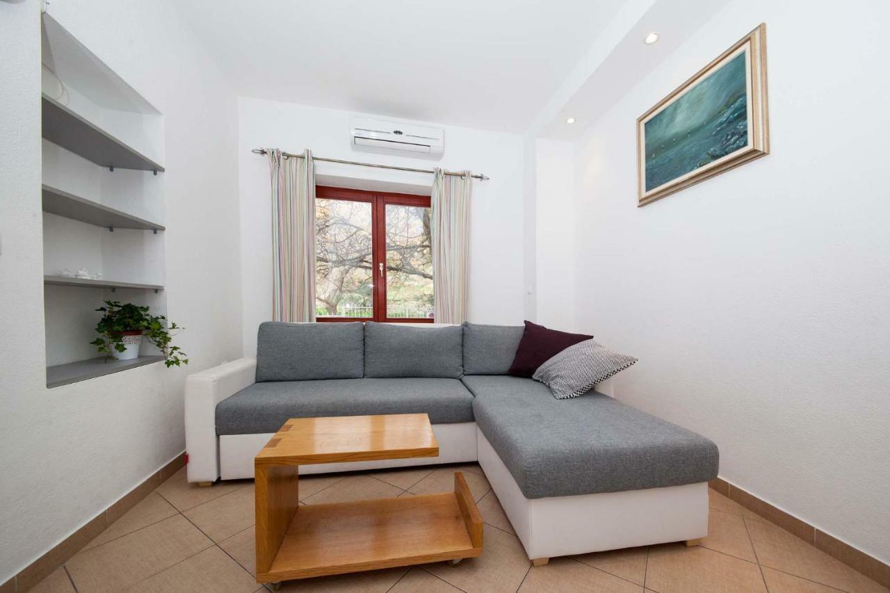 Apartment Makarana *